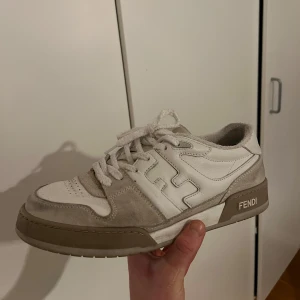 Fendi Sneakers - Säker dessa Fendi sneakers  Köpta på illum i köpenhamn Storlek 44 