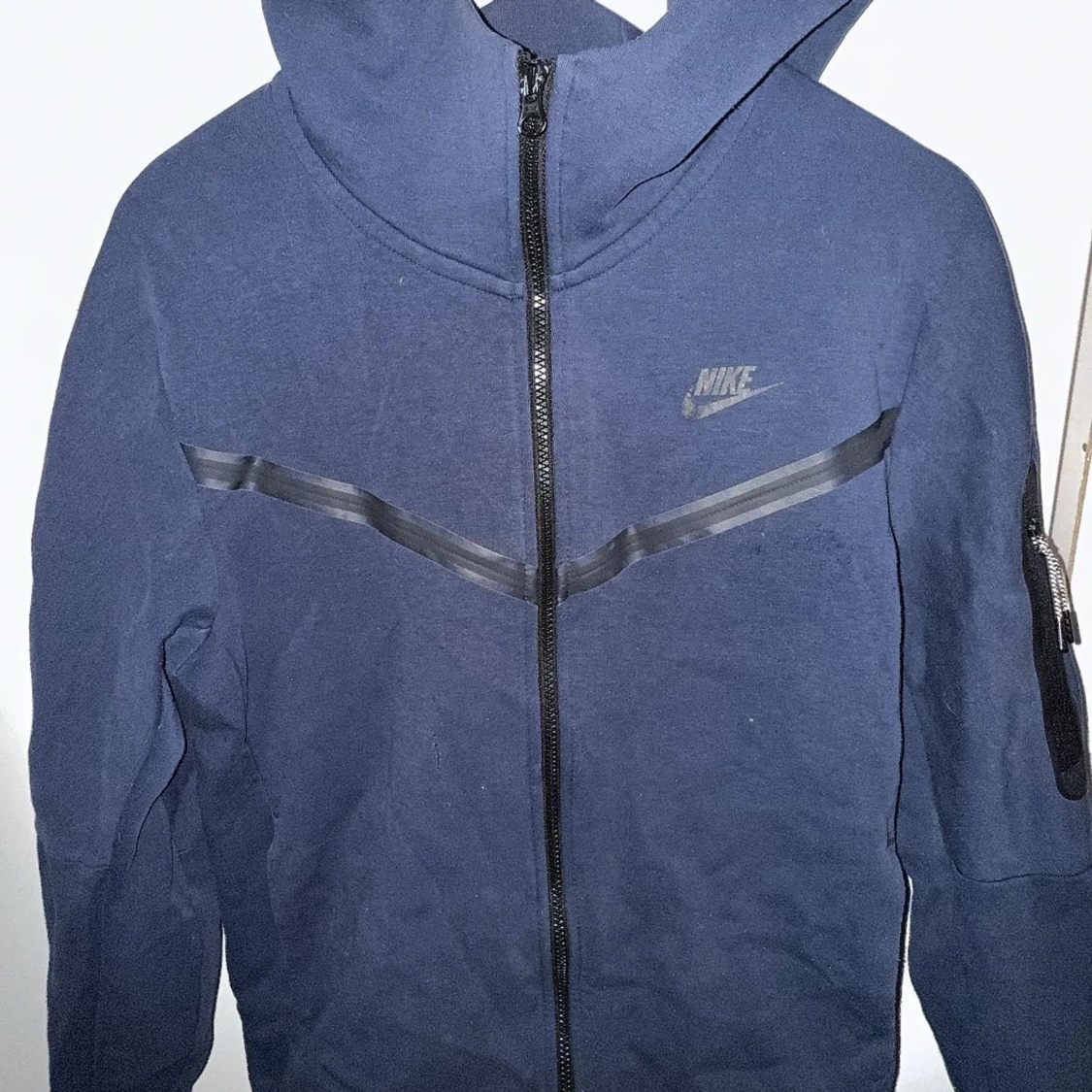 Mörkblå Nike tech fleece i från Nike