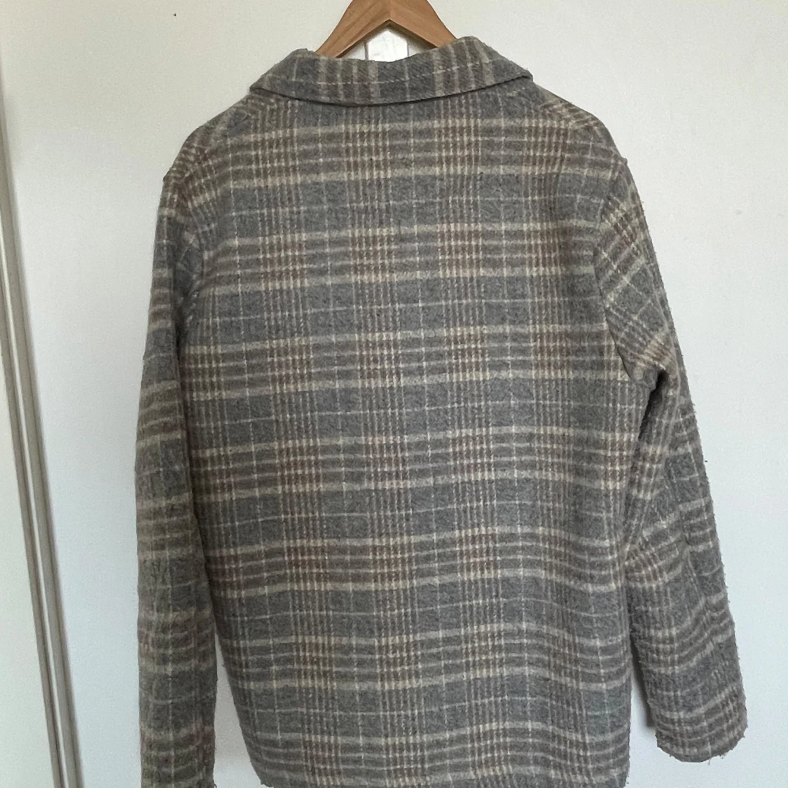 Grå rutig overshirt från Folk - 1