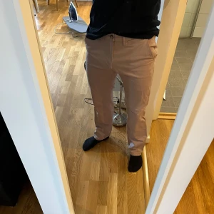 Rosa chinos från dressman - Mer ljusrosa chinos använda endast 1 gång, de är som nya och perfekta till vardags eller pink-partys etc. 