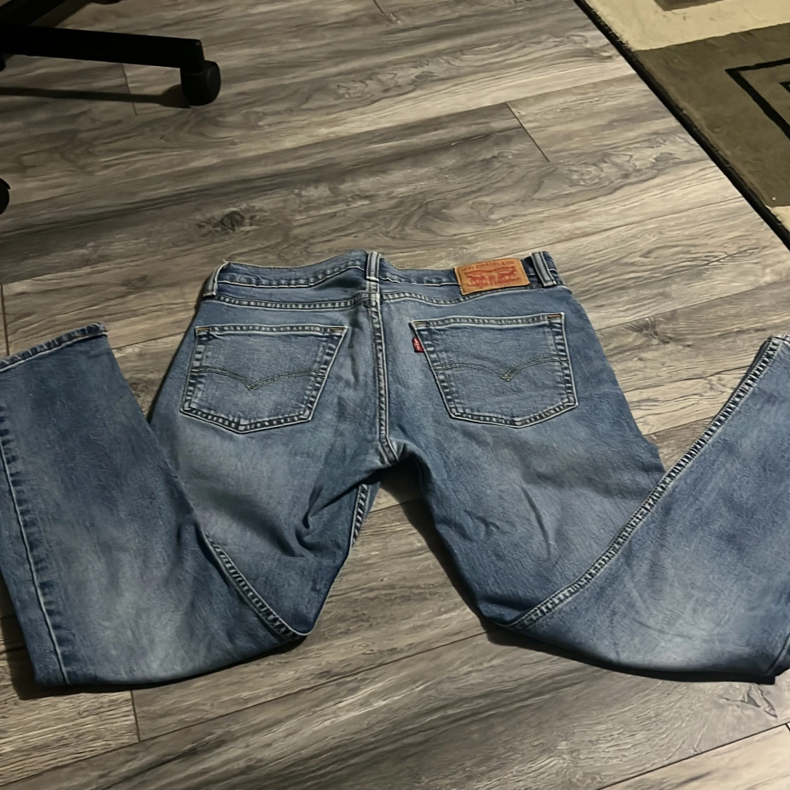 Blå Levis 511 jeans - 1