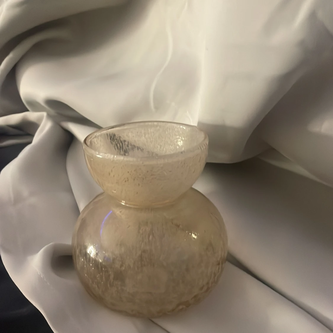 Rund sminkborsthållare i glas