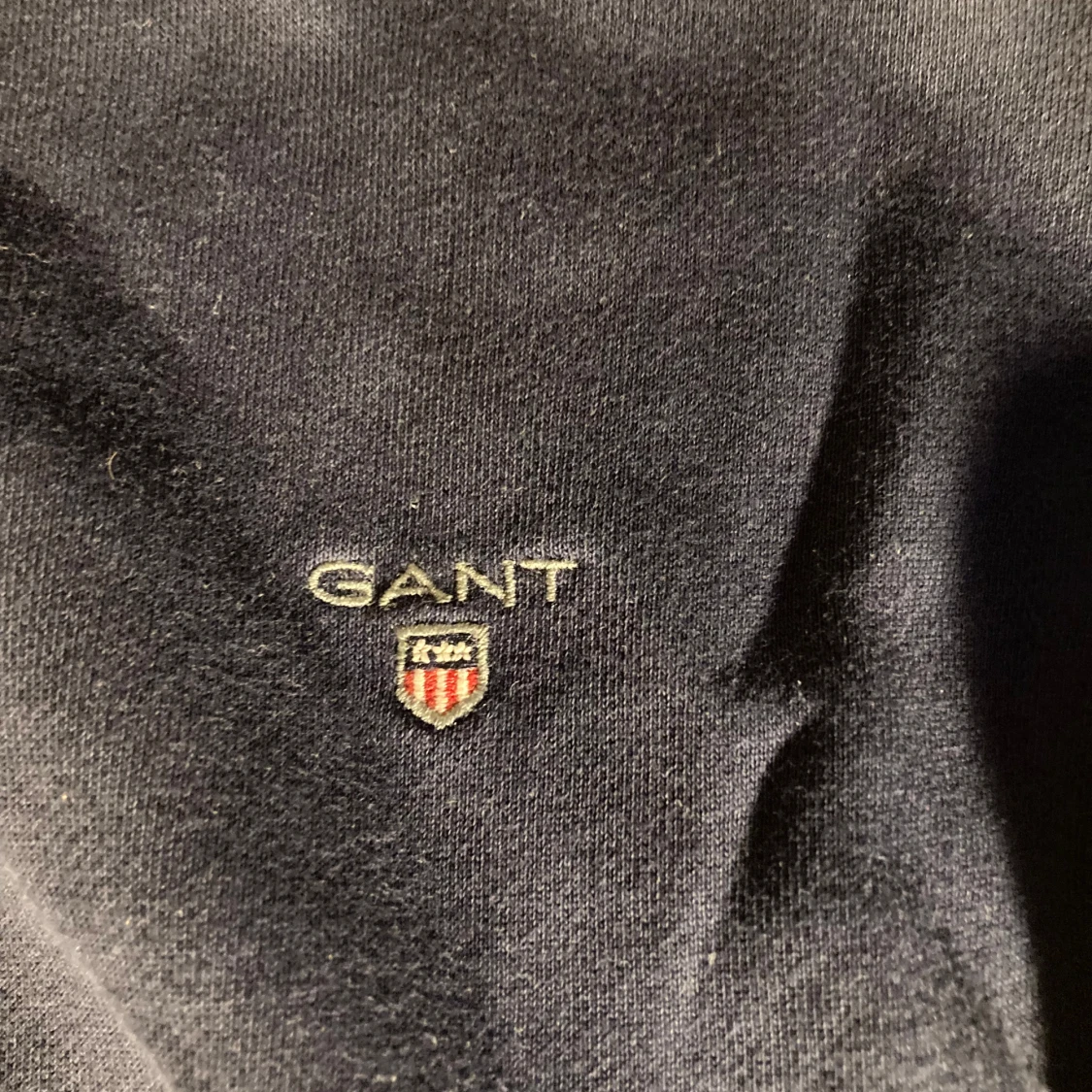 Mörkblå sweatshirt från GANT - 2