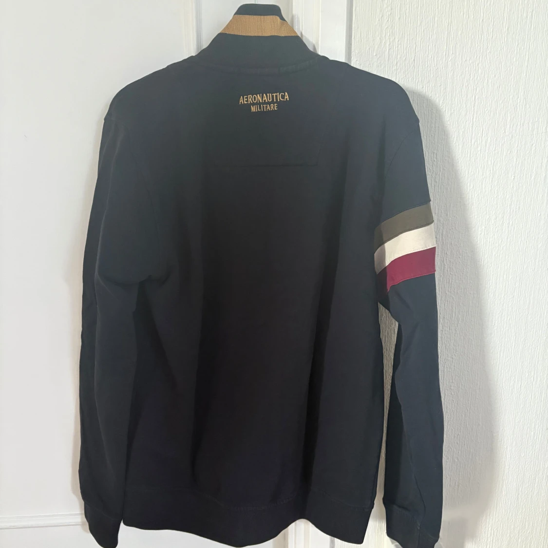 Svart jacka från Aeronautica Militare med broderad logga - 1