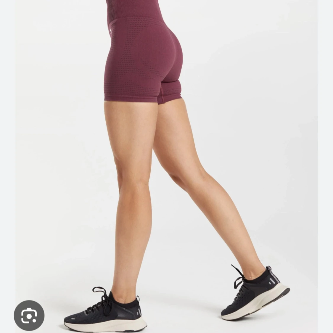 Vinröda seamless träningstights shorts från Gymshark - 1