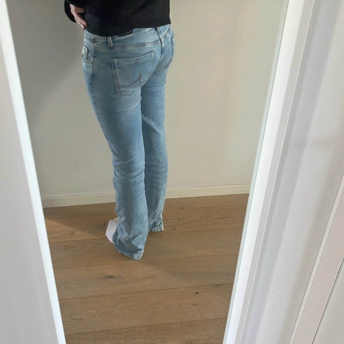 Ljusblå bootcut jeans - 3