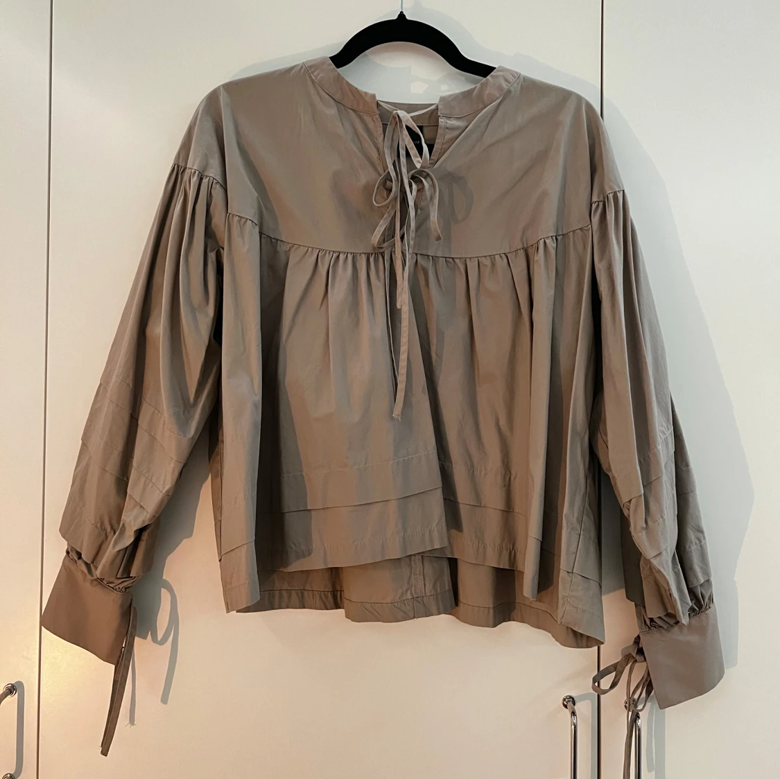 Brun-beige blus