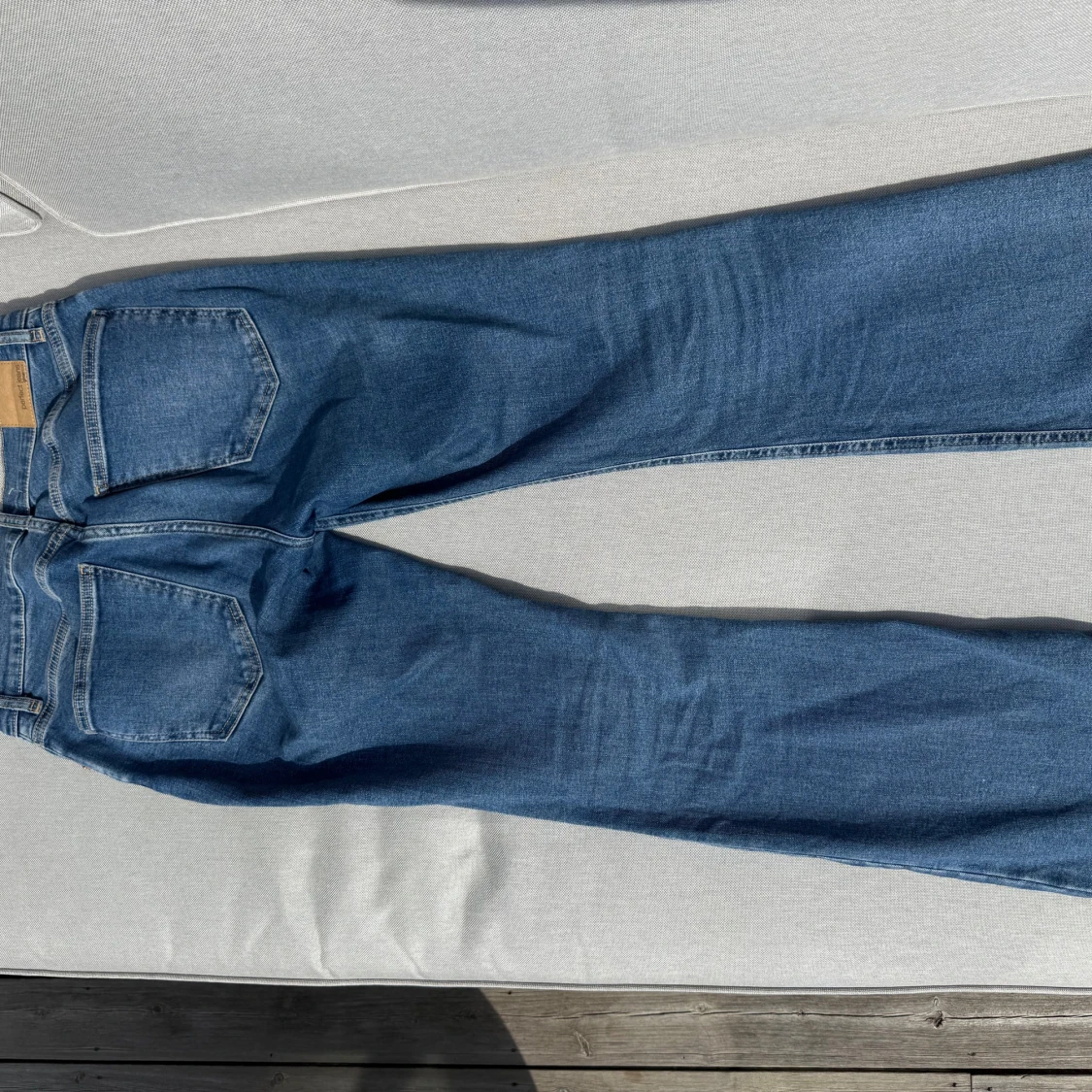 Blå bootcut jeans från Gina tricot - 4