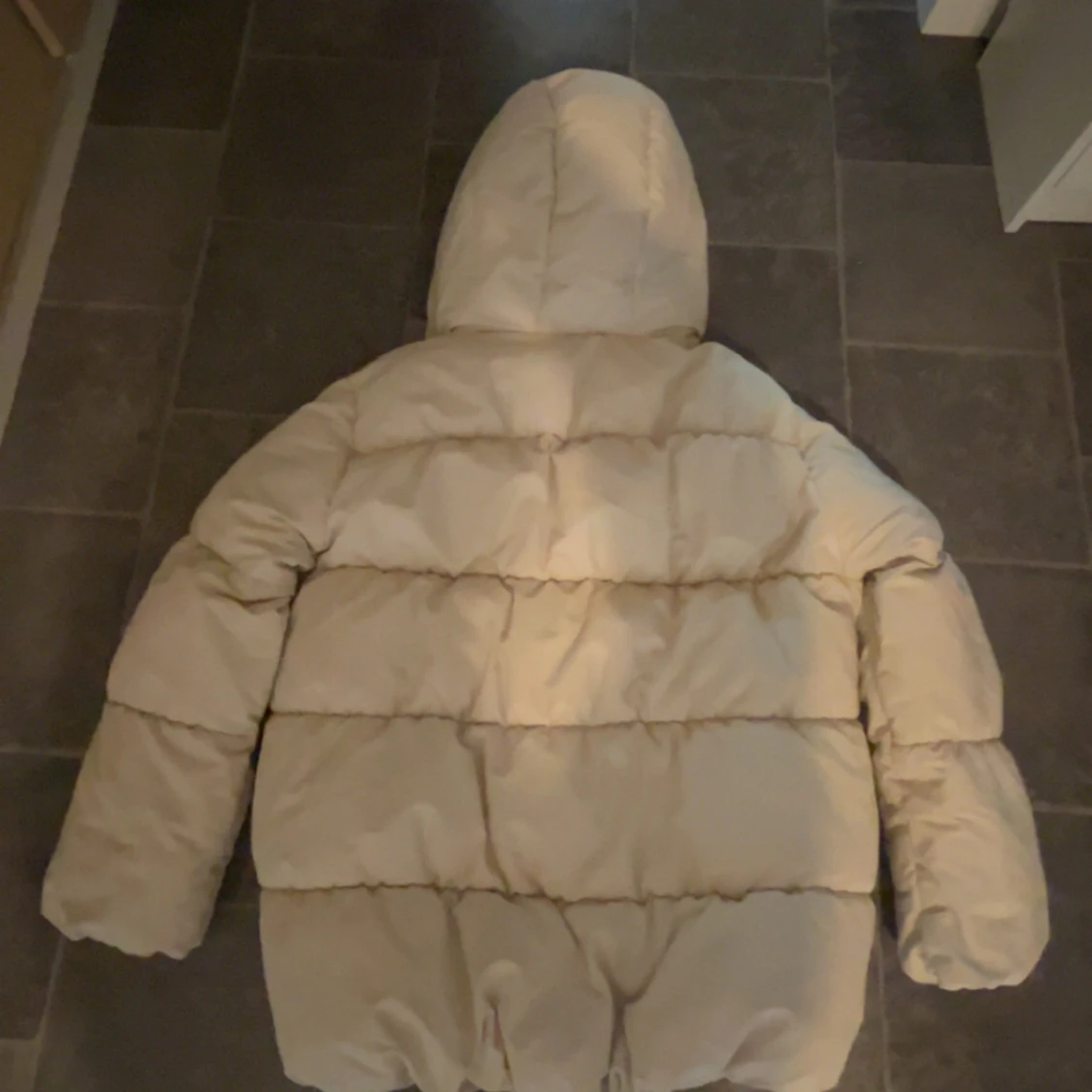 Beige pufferjacka från Vero Moda (PRIS KAN DISKUTERAS) - 2