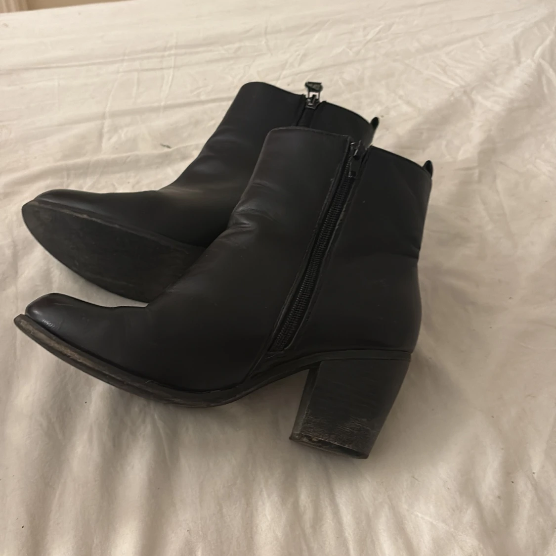 Svarta boots med klack och dragkedja - 1