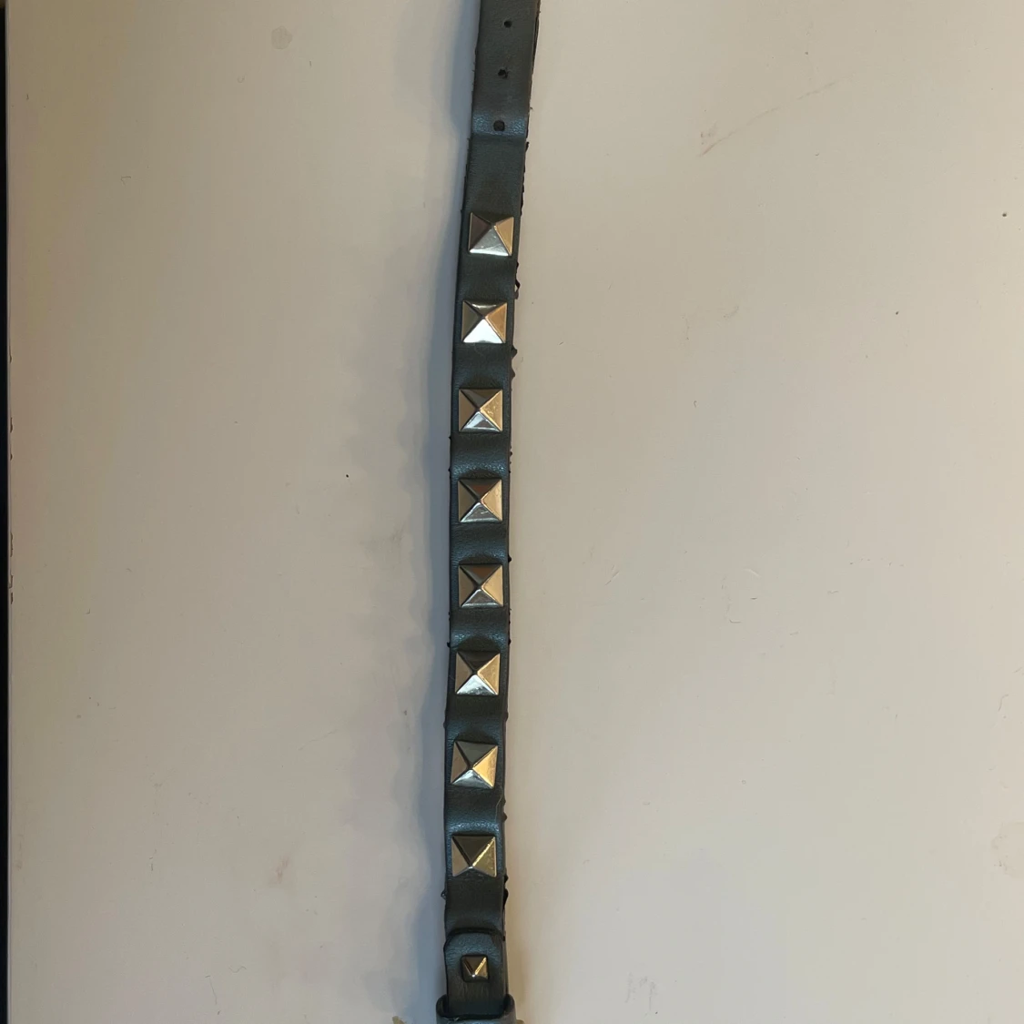 Valentino rockstud läderarmband med nitar  - 4