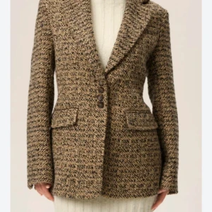 SÖKER Adoore kavaj  - Söker kavaj från Adoore. Storlek 34 eller mindre. 