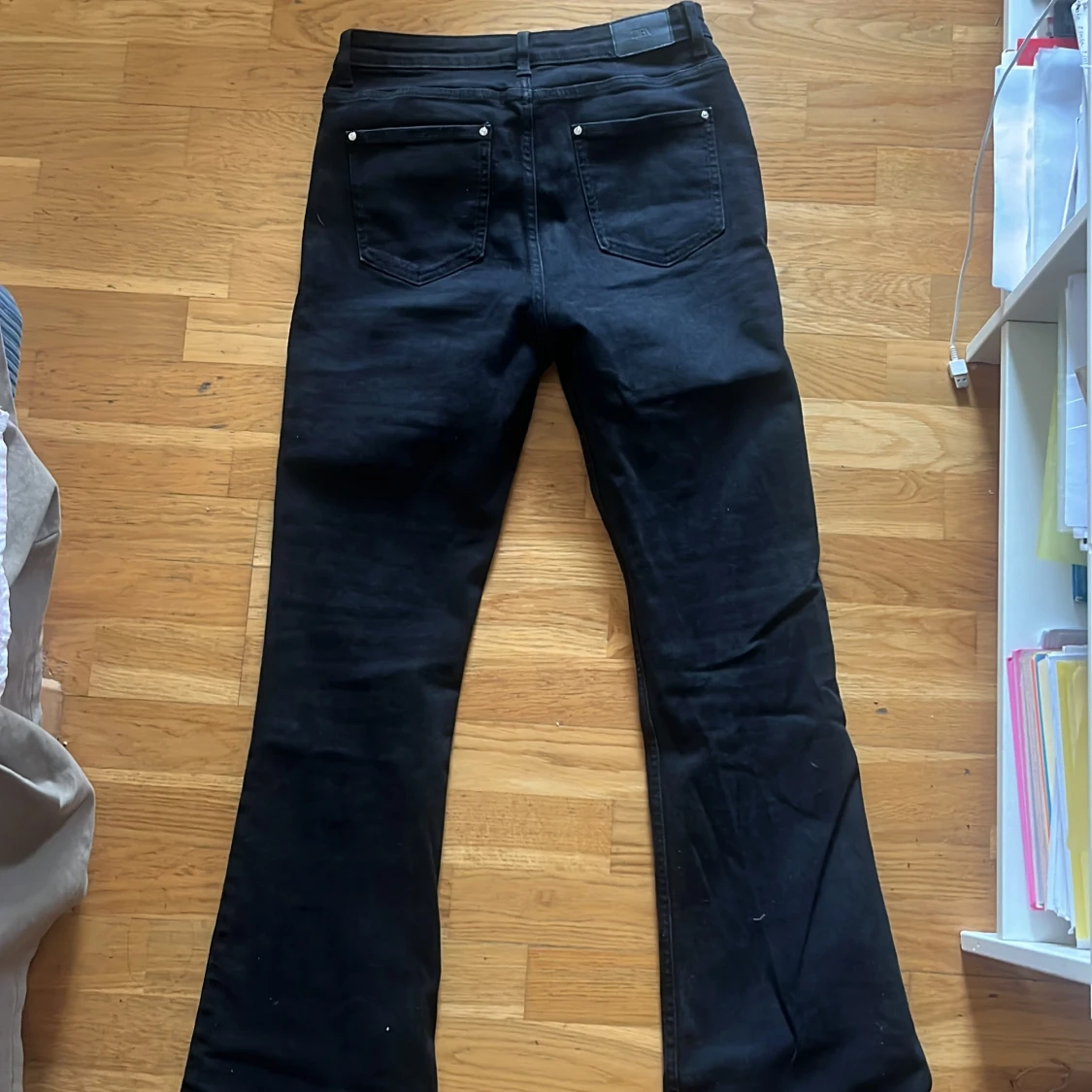 Svarta bootcut jeans från Zara - 1