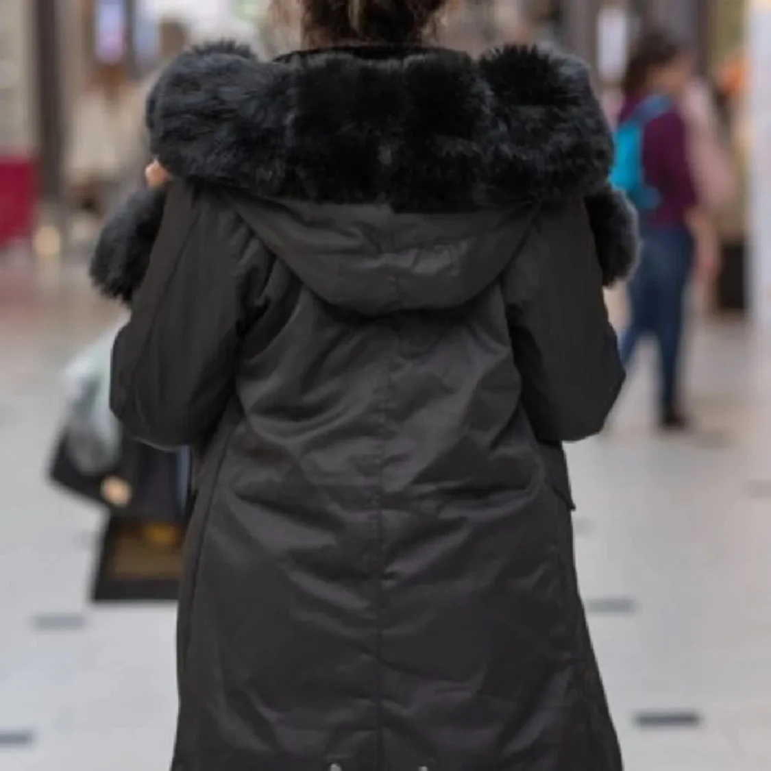 Svart pälsjacka - 2