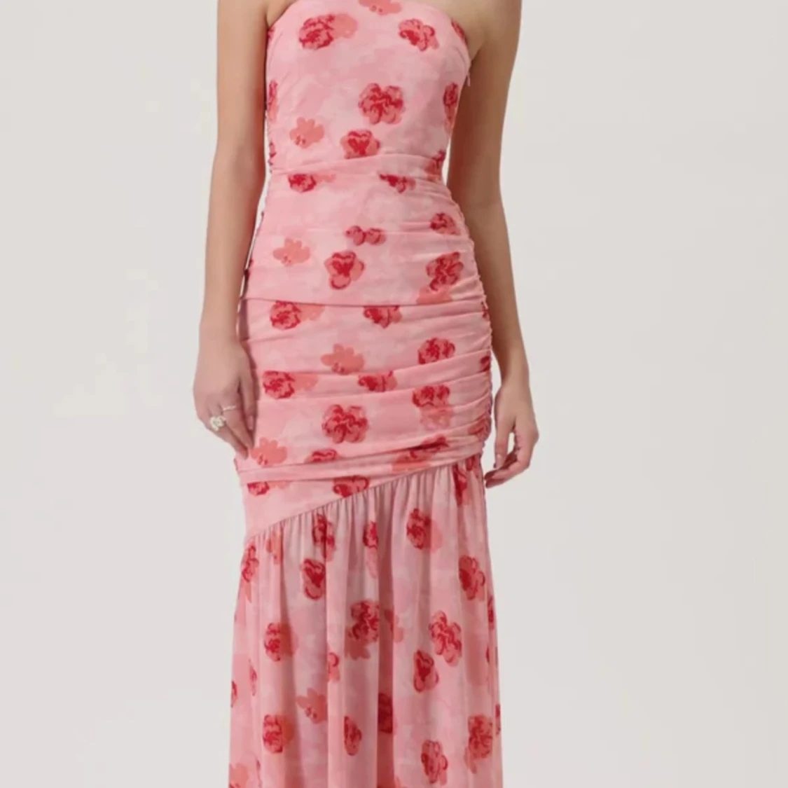 Ljusrosa blommig långklänning Adoore