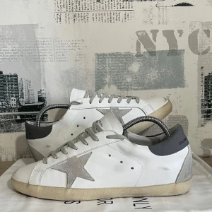 Golden goose skor - Skick 8,5/10.       Allt og medföljer inkl kvitto.      Köpta på farfetch.se.          Skickas samma dag 