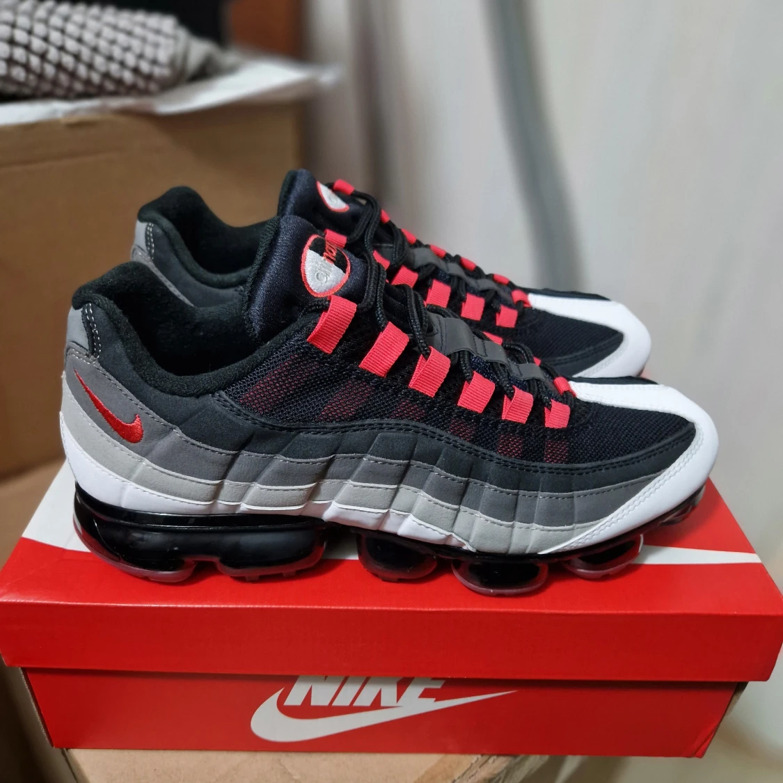 Oanvända Nike Vapormax 95 EU44.5 