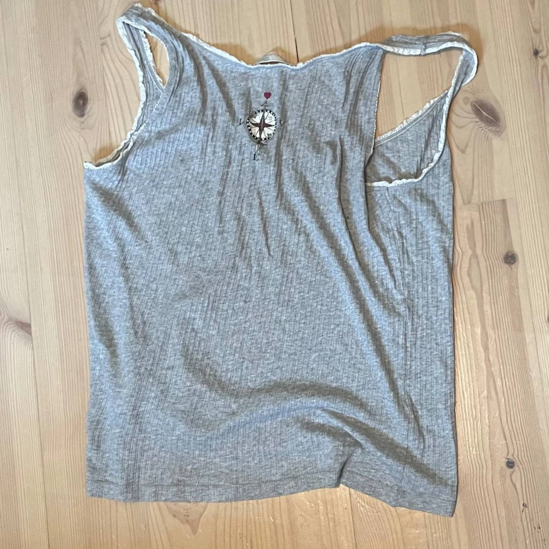 Grå ribbad linnetopp - 2