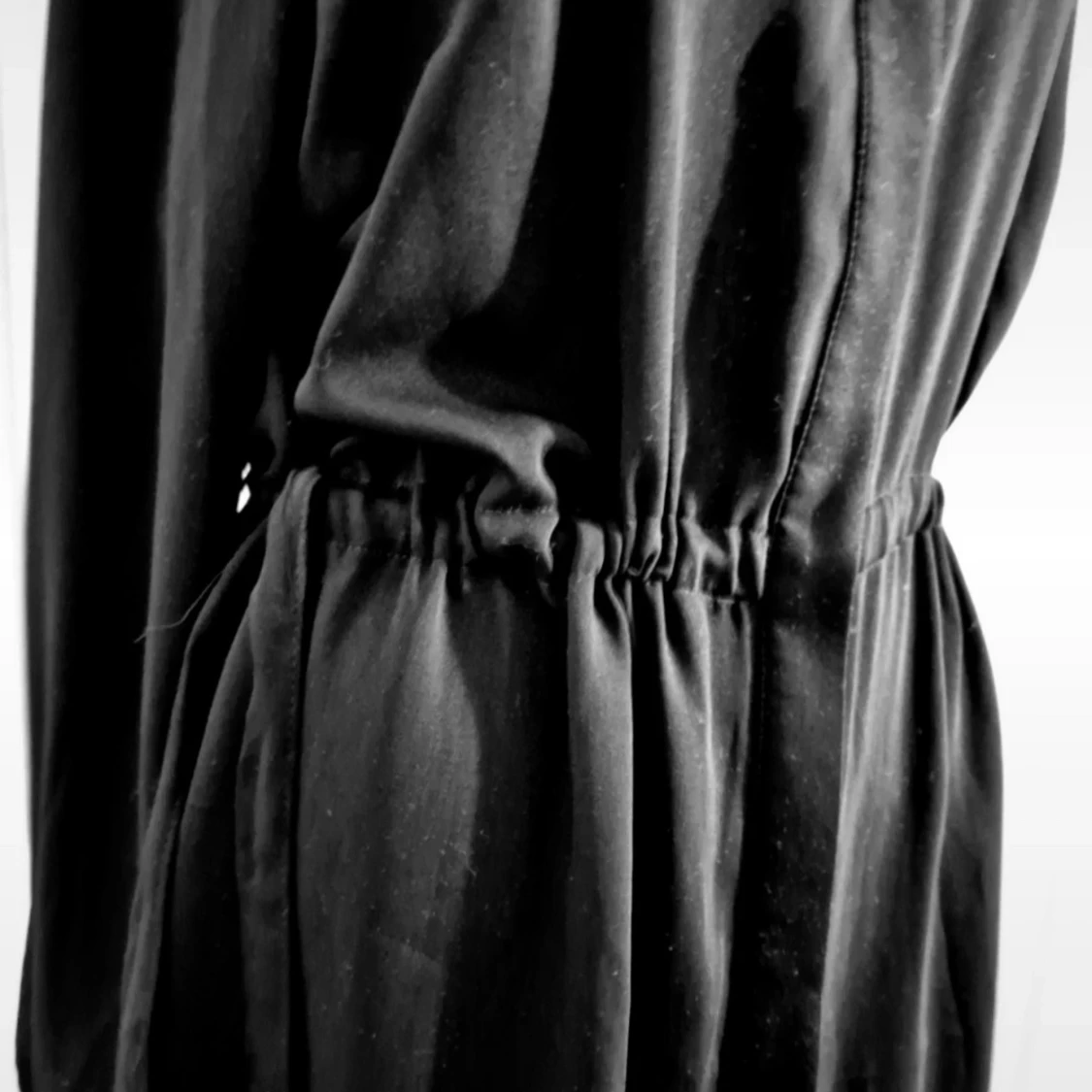 Svart långärmad skjortklänning från H&M - 2