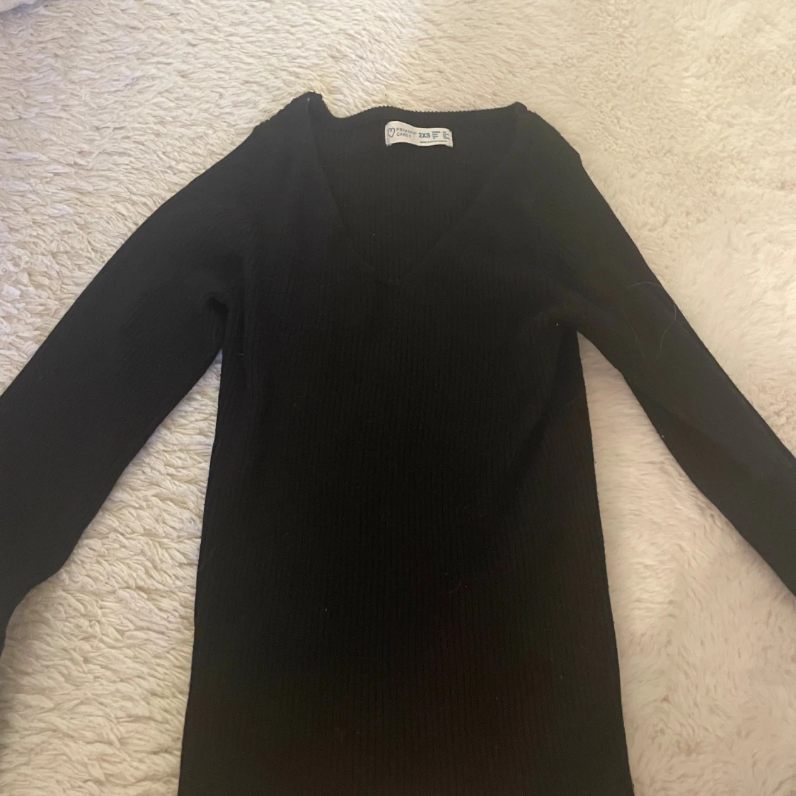 Svart v-ringad tröja från Primark