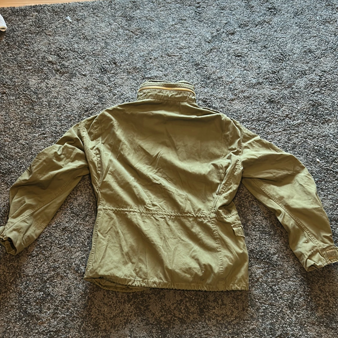 Grön parkajacka med fickor - 1