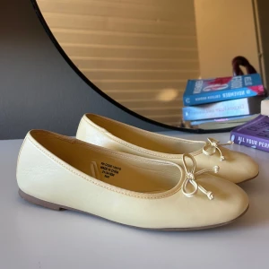 Ballerinaskor  - Ballerinaskor från primark, använda en gång stl:37