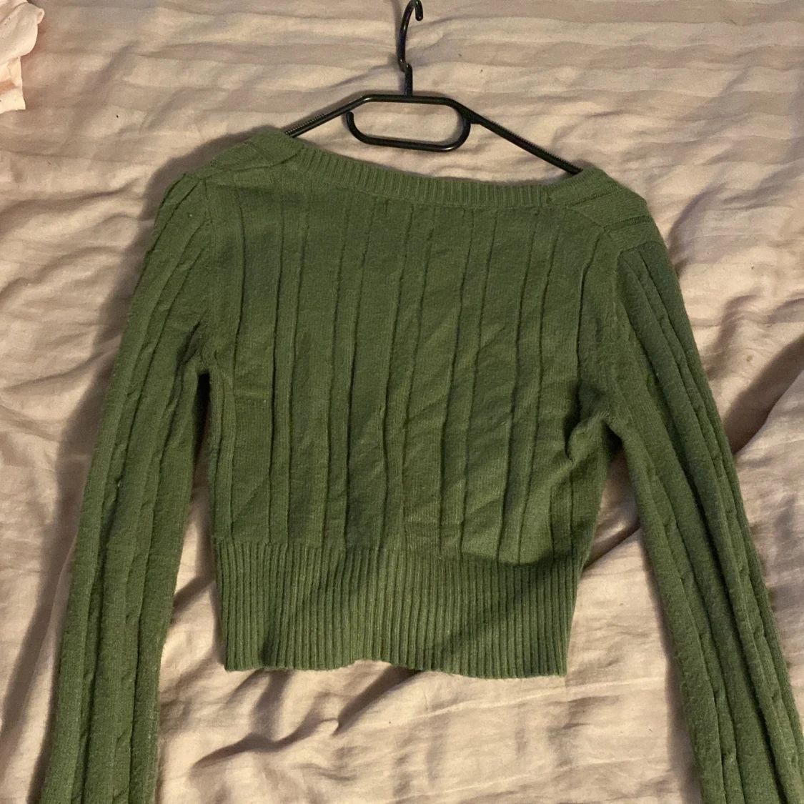 Olivgrön stickad tröja från FB Sister - 1