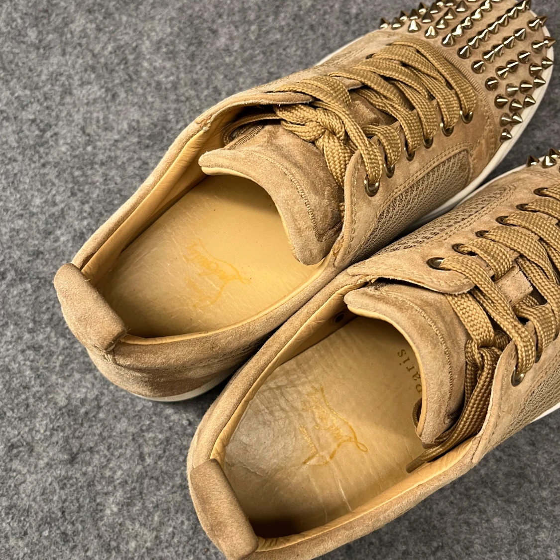 Bruna Louboutins med nät (nya)  - 3