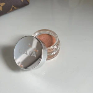 CAIA wake me up cream - Endast testad! Färgen medium to deep💖