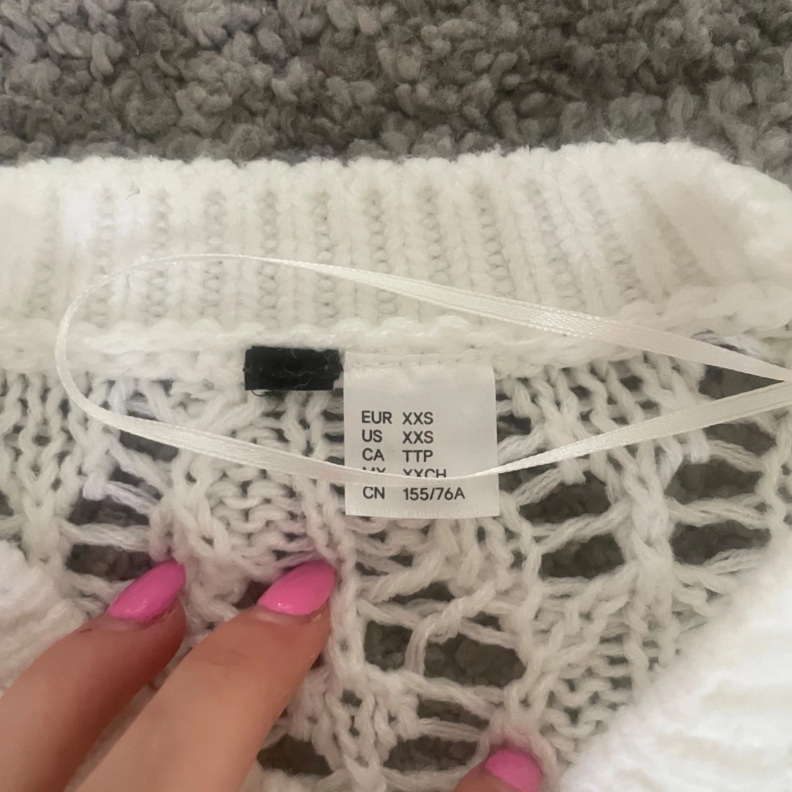 Vit stickad croppad  - 2