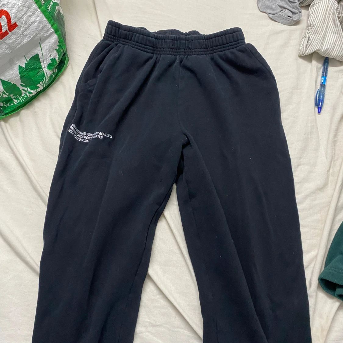 Svarta mjukisbyxor i storlek M