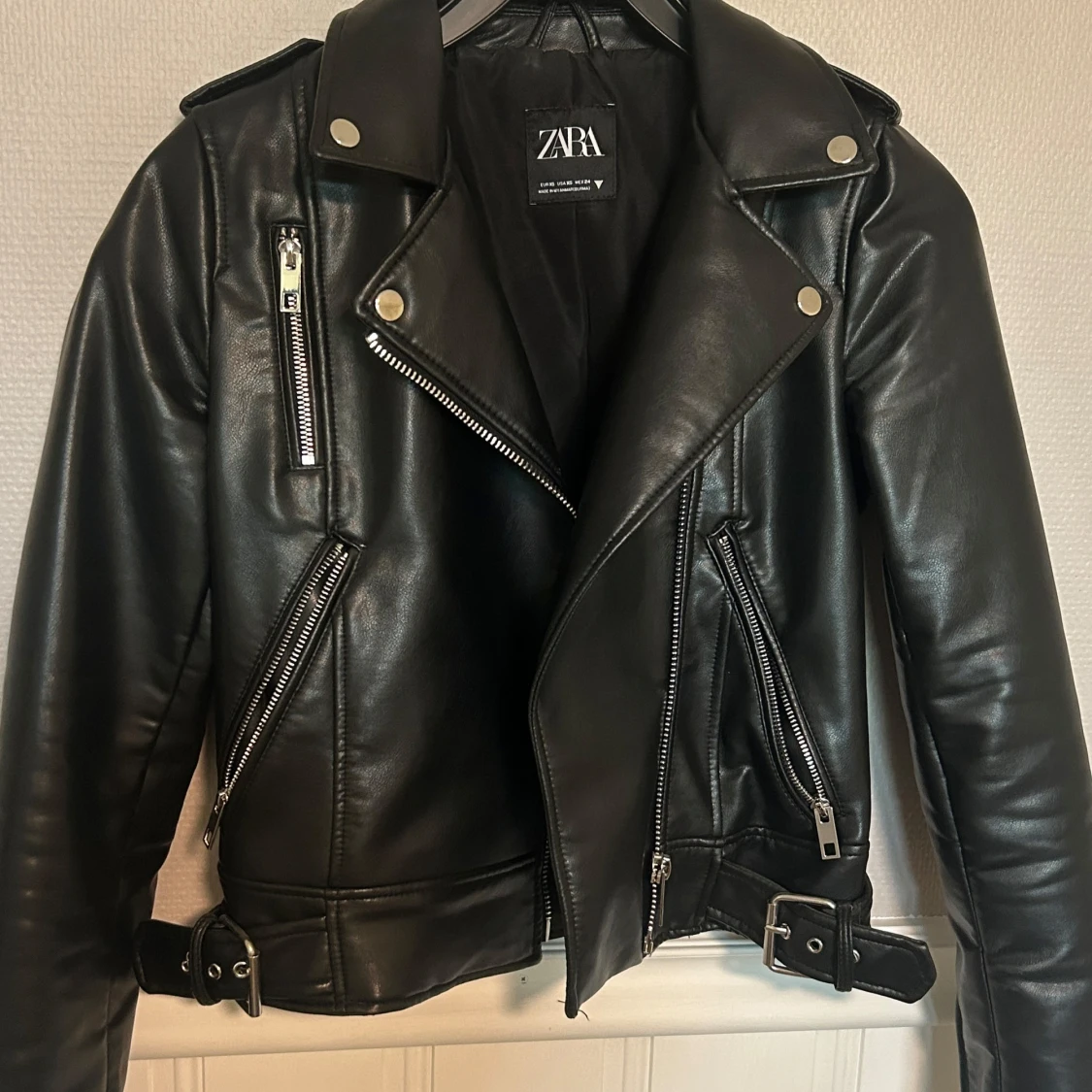 Svart skinnjacka från Zara XS