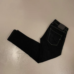 Replay Anbass  - Snygga mörkblå jeans från Replay Skick 8/10 31/30