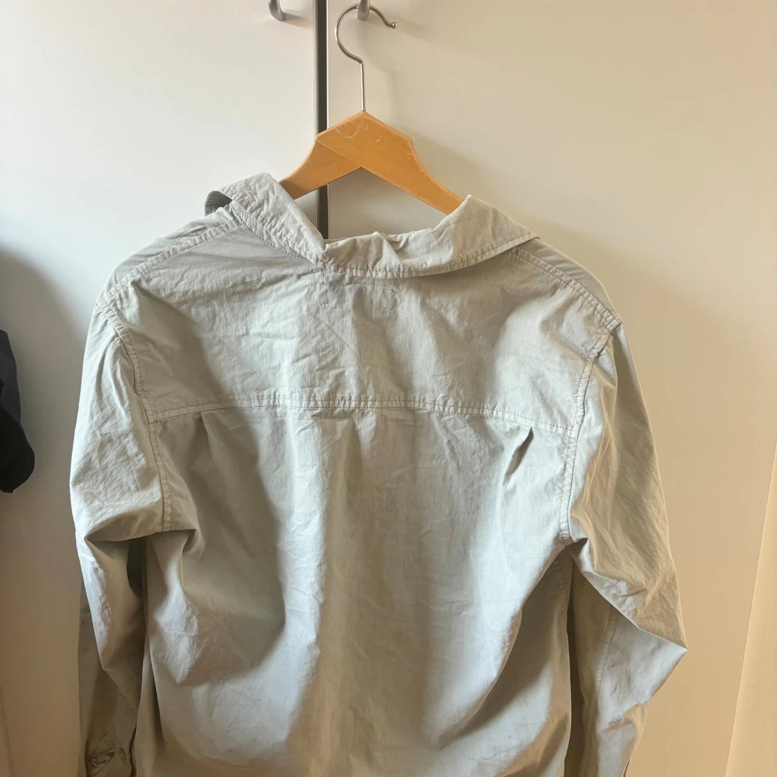 Ljusgrå vindjacka från Samsøe  - 2