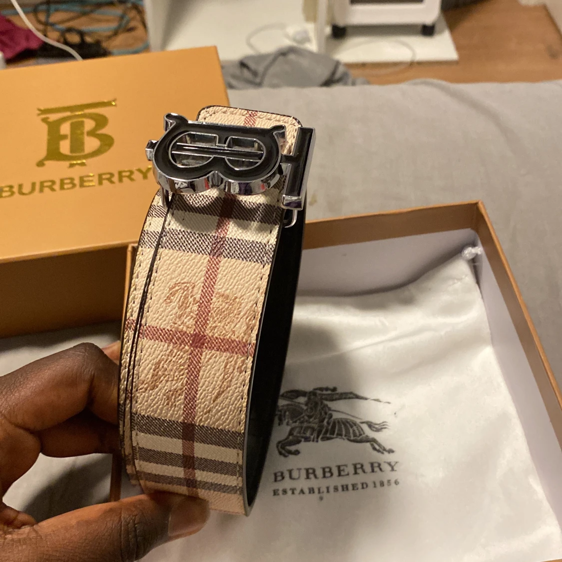 Burberry bälte med klassiskt rutmönster - 1