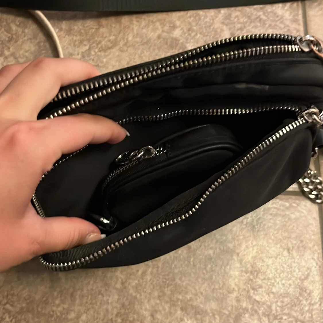 Svart axelväska från Pull&Bear - 2