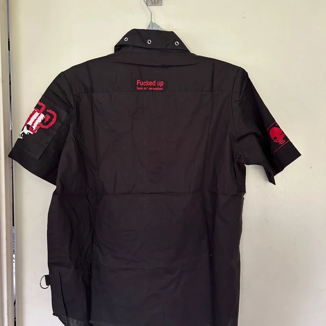 Skjorta med döskallar fr Poizen Medium - 1