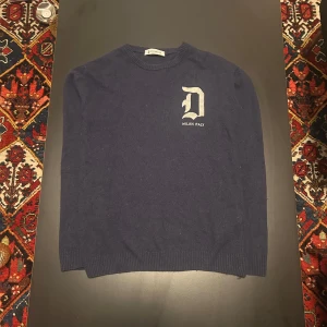 Dondup hoodie - Marinblå stickad dondup hoodie. Storlek xs, mycket bra skick