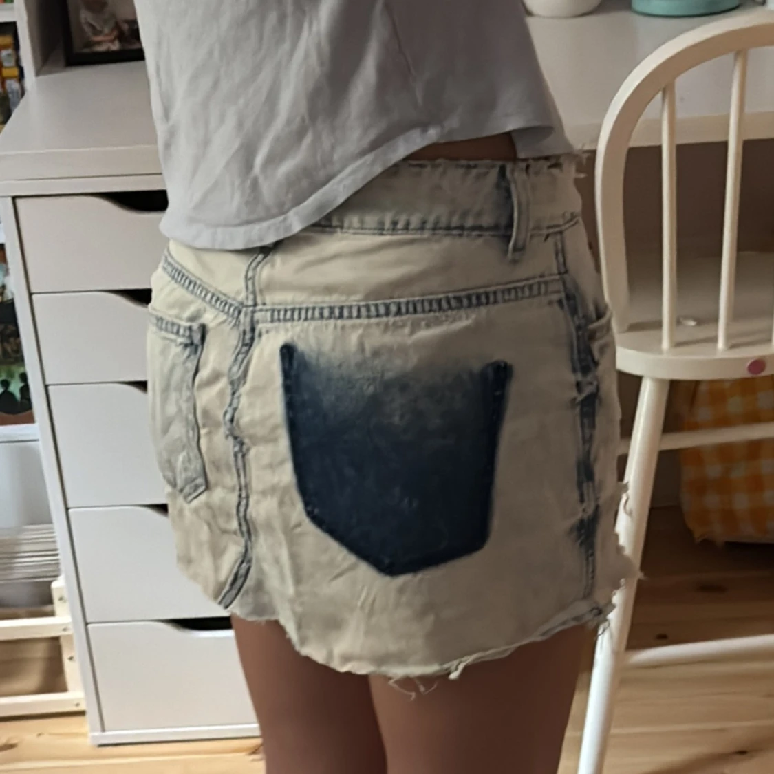 Sliten jeanskjol - 3