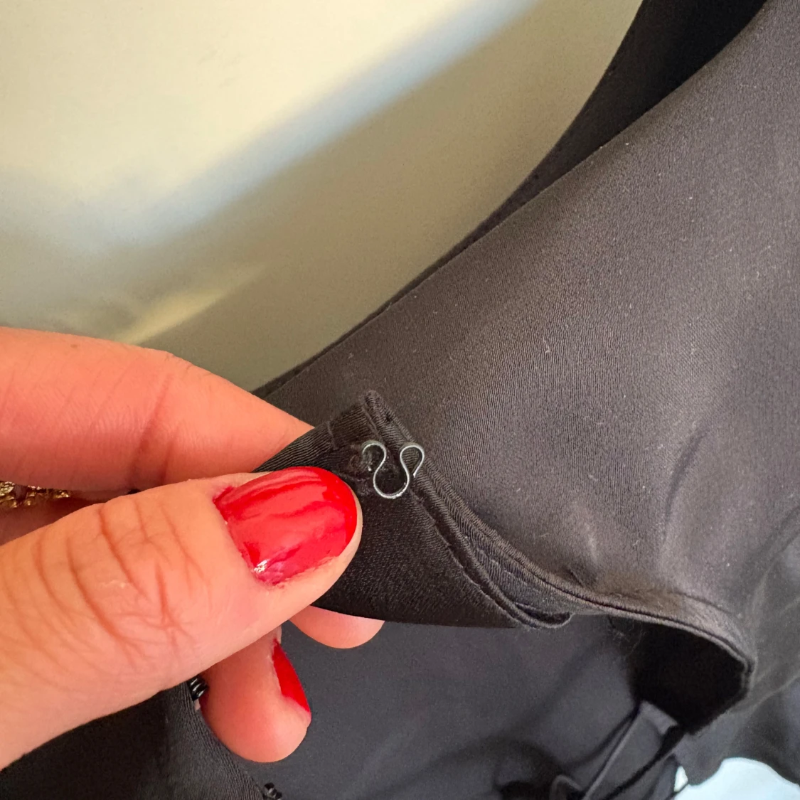 Svart  topp med öppen rygg  - 2