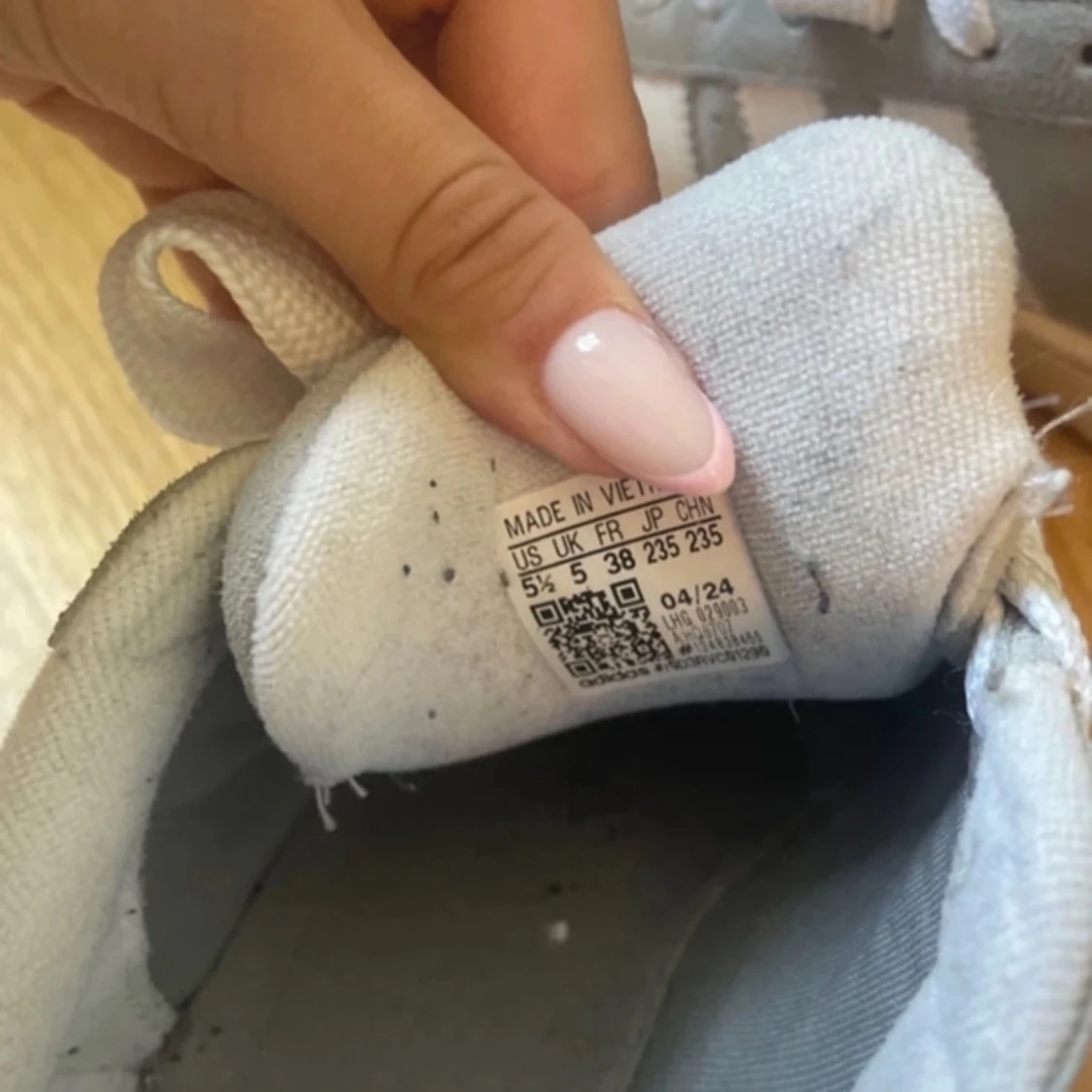 Grå Adidas campus sneakers, strl 38 - 2