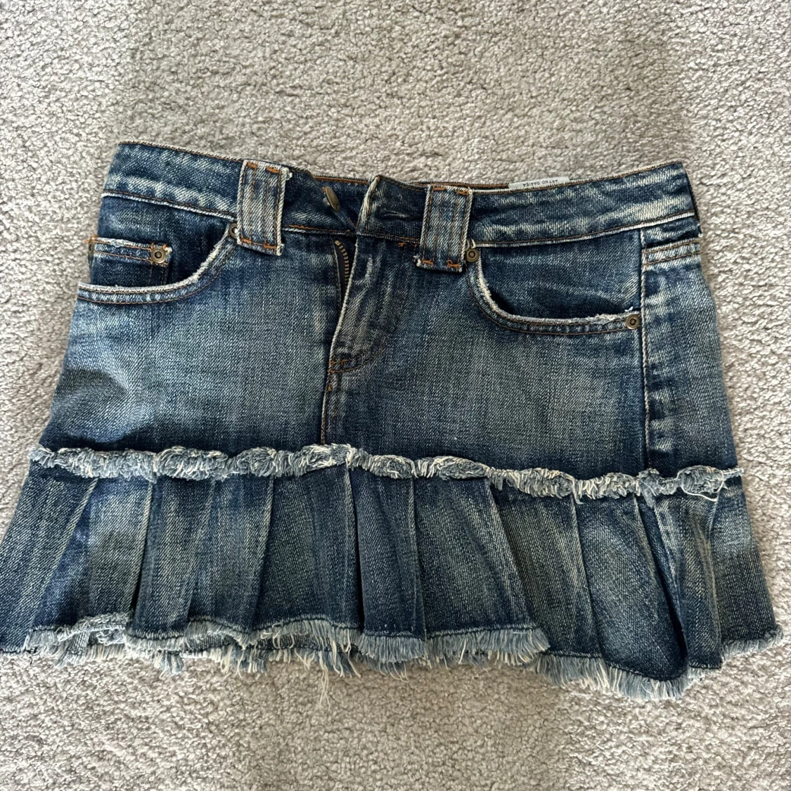 Jeanskjol med volang från Lipp Denimwear