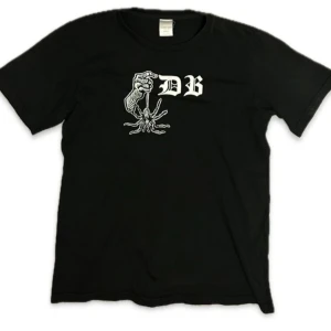 Og Number (N)ine DB t-shirt - Storlek 4 men sitter som M. Tröjan är 23-24 år gammal och är i väldigt bra skick