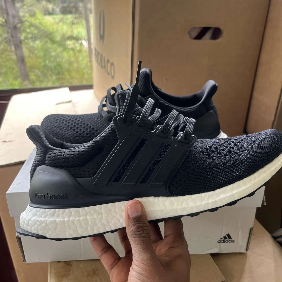 Svarta Adidas Ultraboost sneakers - 1