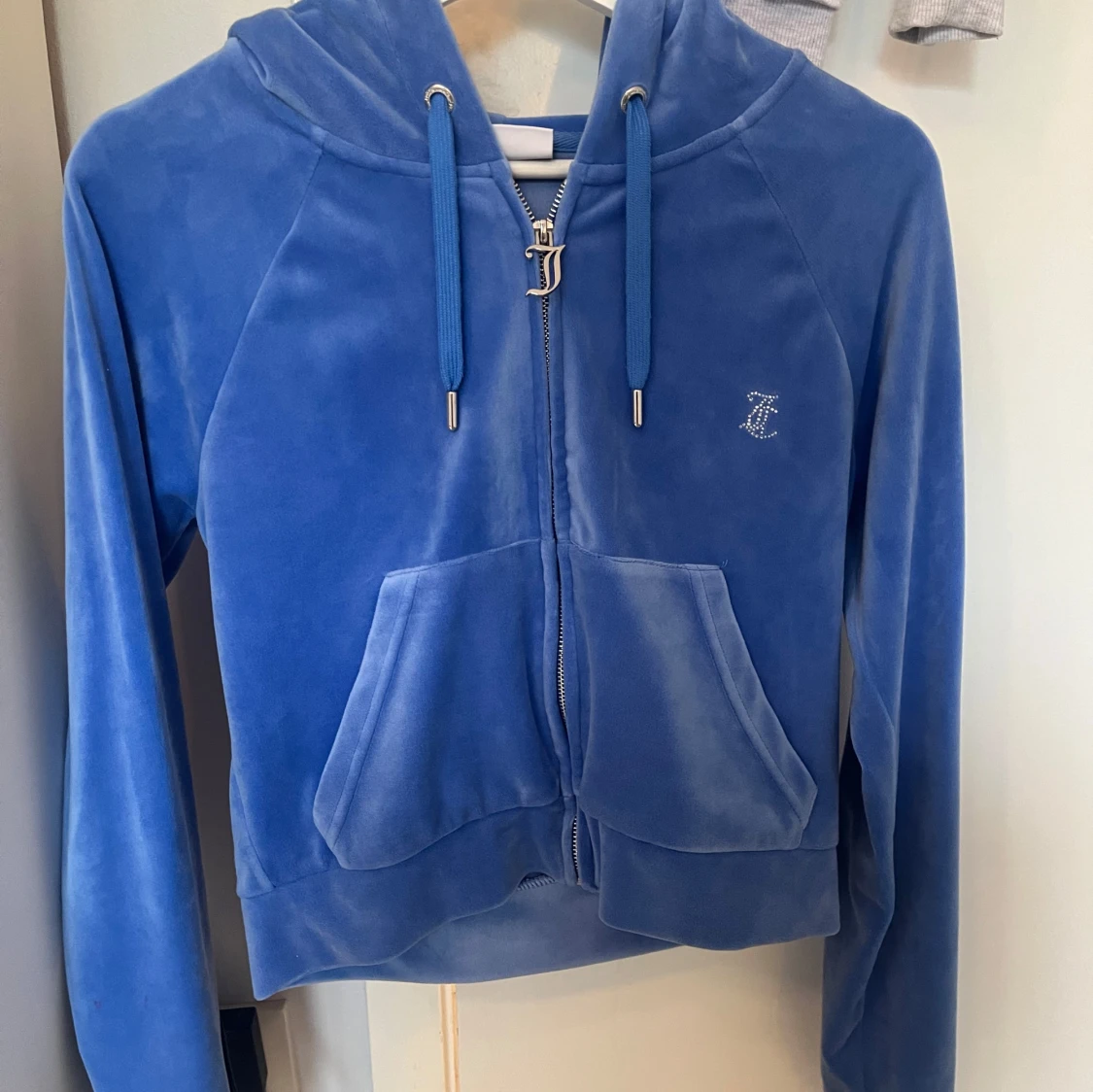 Blå velourjacka från Juicy Couture