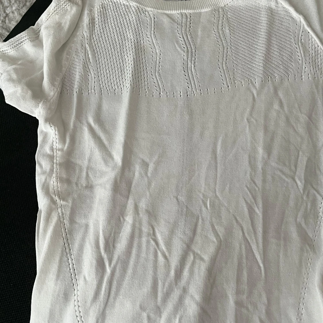 Vit kortärmad t-shirt från Stockh lm - 1