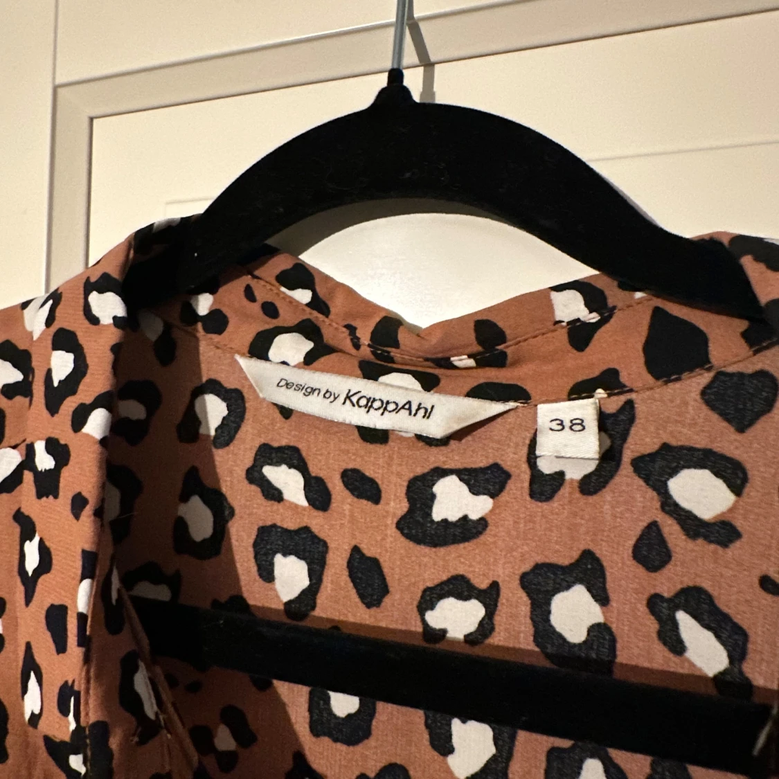 Leopardmönstrad skjorta från KappAhl  - 1