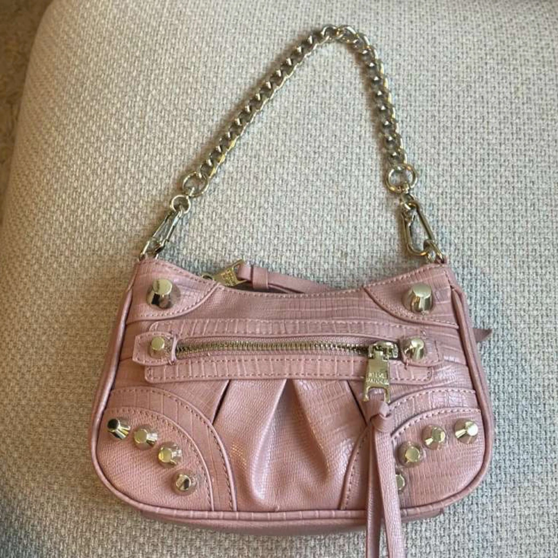 Rosa axelväska från Steve Madden