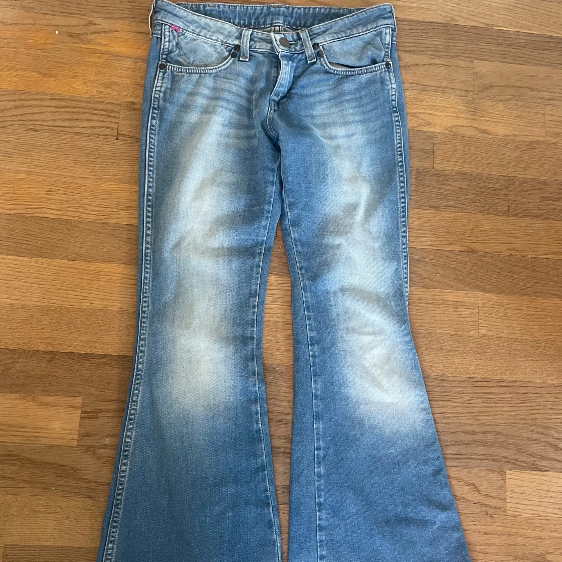 Lågmidjade bootcut jeans
