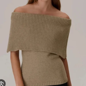 stickad topp adoore - Säljer denna populära och slutsålda toppen från adoore. Fint skick. Storlek M men passar även S. Det går bra att använda köp nu💕